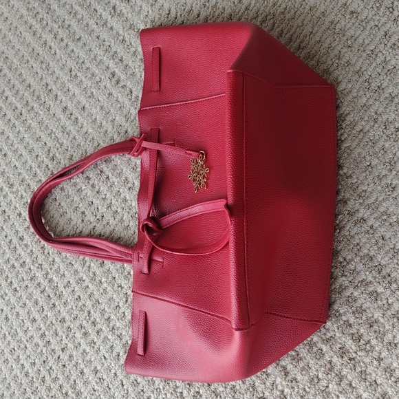 Elegant Red Tote Bag - Picture 11 of 17